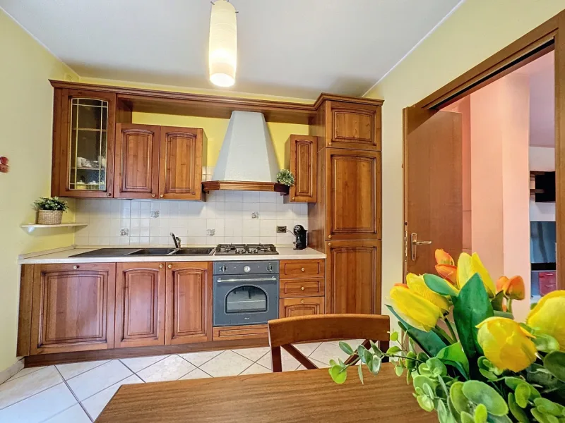 TRILOCALE ARREDATO CON DOPPIO BALCONE — foto 8