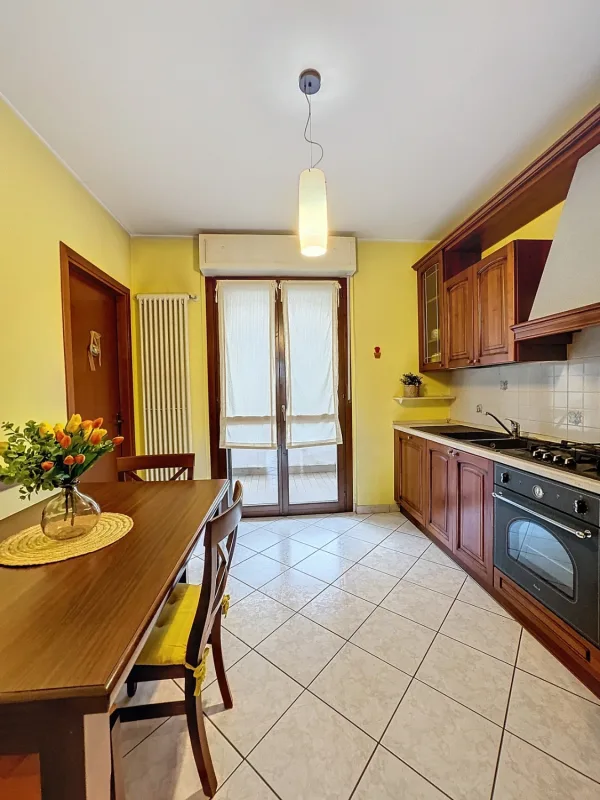 TRILOCALE ARREDATO CON DOPPIO BALCONE — foto 10