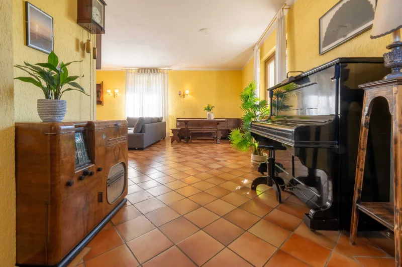 L'Eleganza sul Lago: Una Villa da Sogno a Monvalle — foto 15