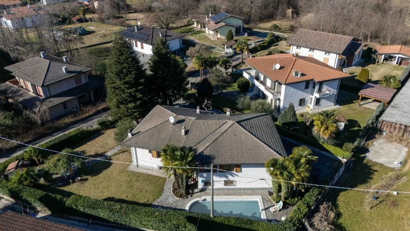 L'Eleganza sul Lago: Una Villa da Sogno a Monvalle — foto 16