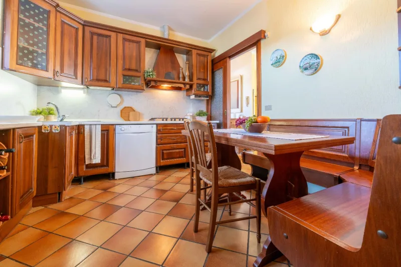 L'Eleganza sul Lago: Una Villa da Sogno a Monvalle — foto 19