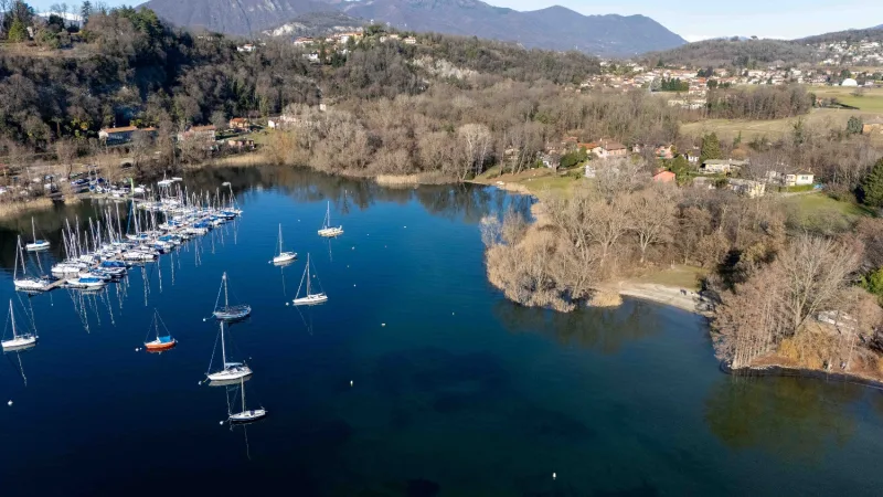L'Eleganza sul Lago: Una Villa da Sogno a Monvalle — foto 24