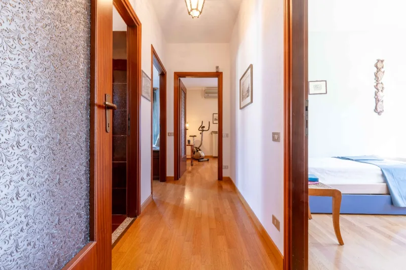 L'Eleganza sul Lago: Una Villa da Sogno a Monvalle — foto 31