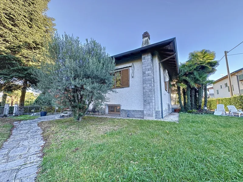 L'Eleganza sul Lago: Una Villa da Sogno a Monvalle — foto 42