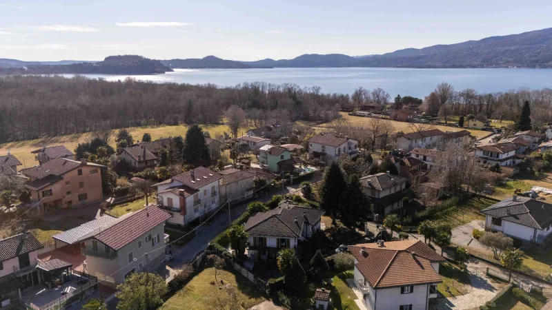 L'Eleganza sul Lago: Una Villa da Sogno a Monvalle — foto 43