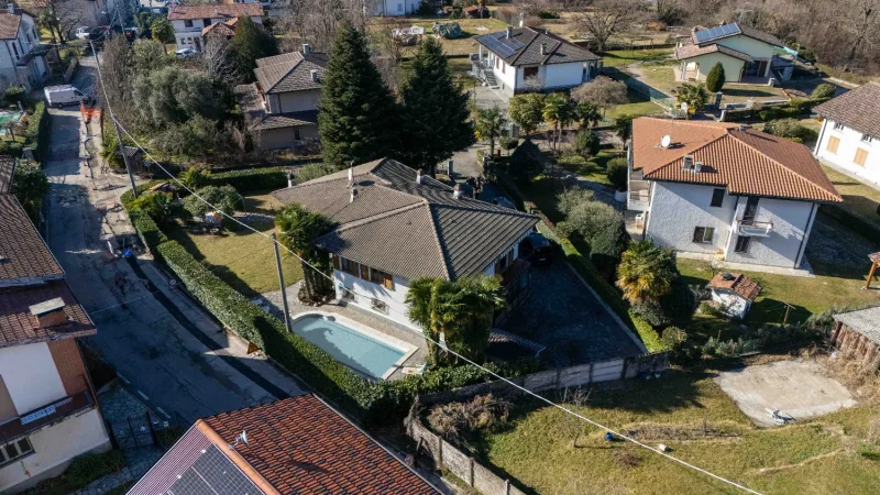 L'Eleganza sul Lago: Una Villa da Sogno a Monvalle — foto 45