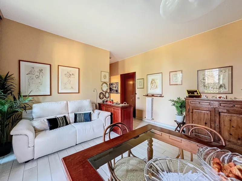 Bilocale in centro con terrazzo e box doppio — foto 12