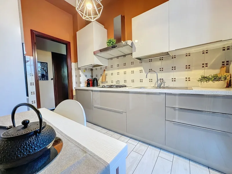 Bilocale in centro con terrazzo e box doppio — foto 10