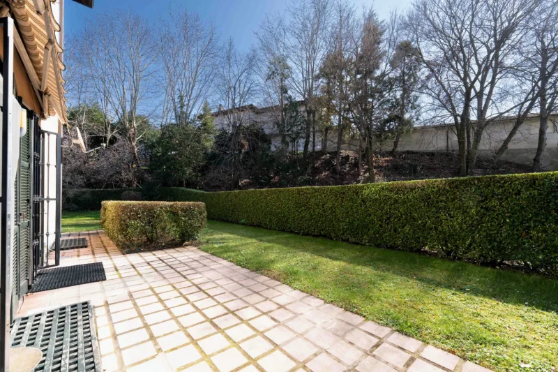 Trilocale arredato con taverna, ampio giardino e box — foto 28