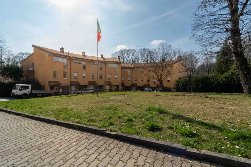 Villetta a schiera con 500 mq di giardino — foto 27