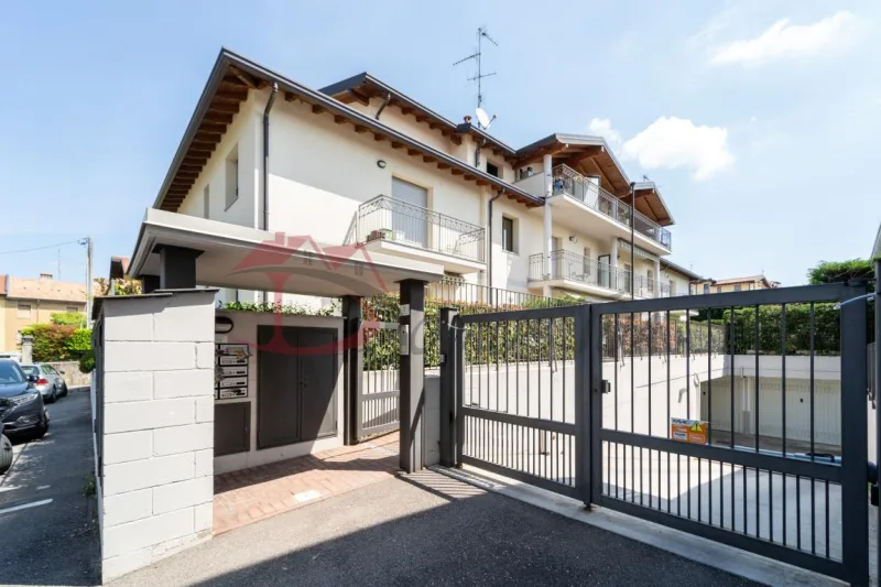 BELLISSIMO ATTICO CON MAGNIFICI TERRAZZI — foto 2