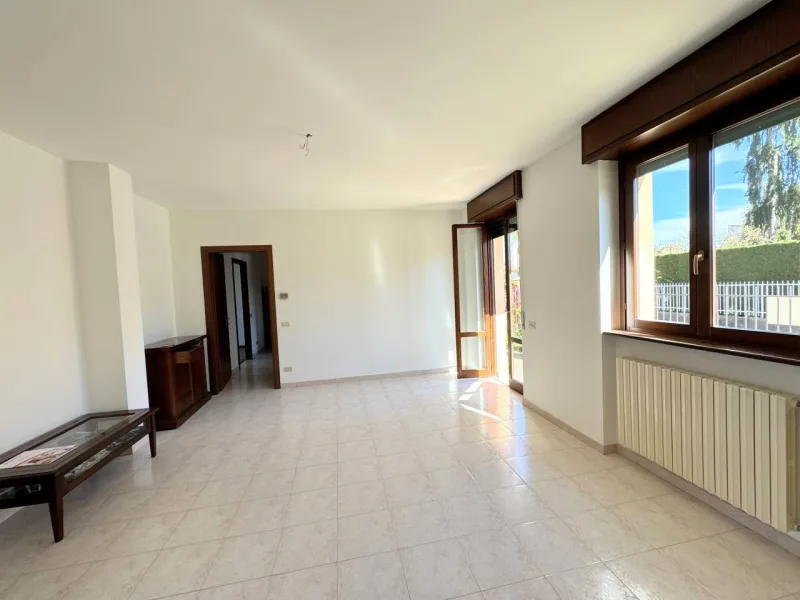 Trilocale con giardino e box doppio — foto 12