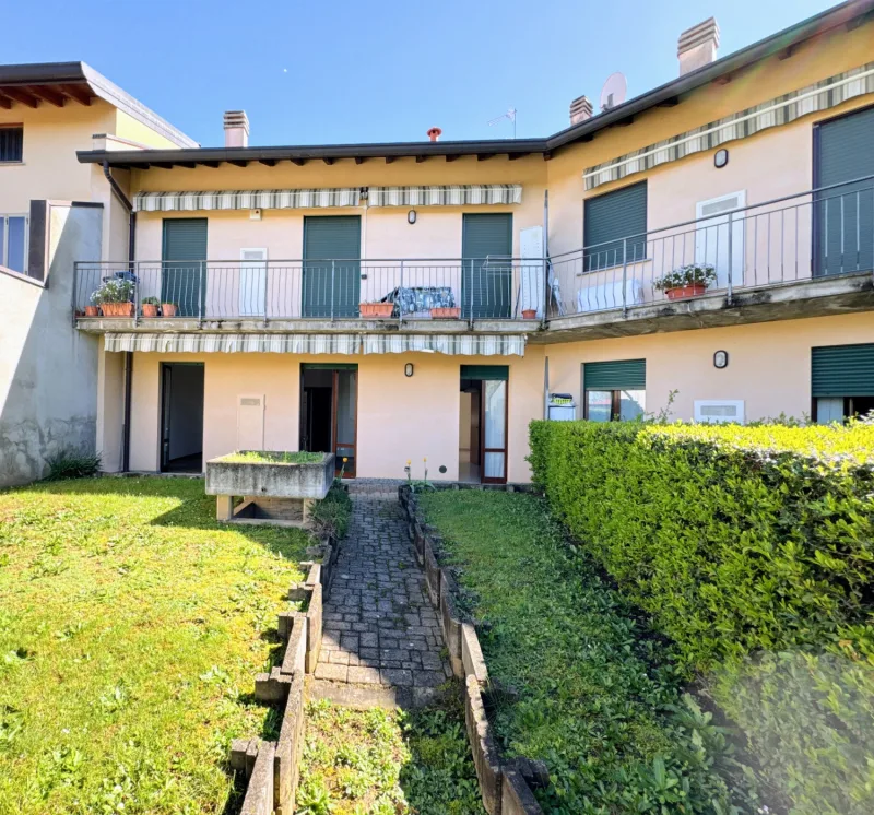 Trilocale con giardino e box doppio — foto 6