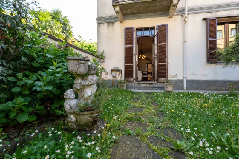 Ampio Bilocale con giardino in centro — foto 20