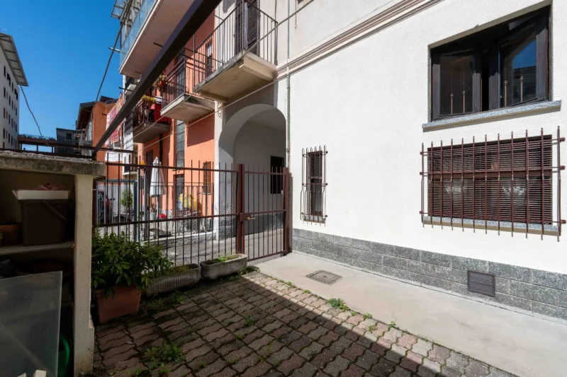 Ampio Bilocale con giardino in centro — foto 22