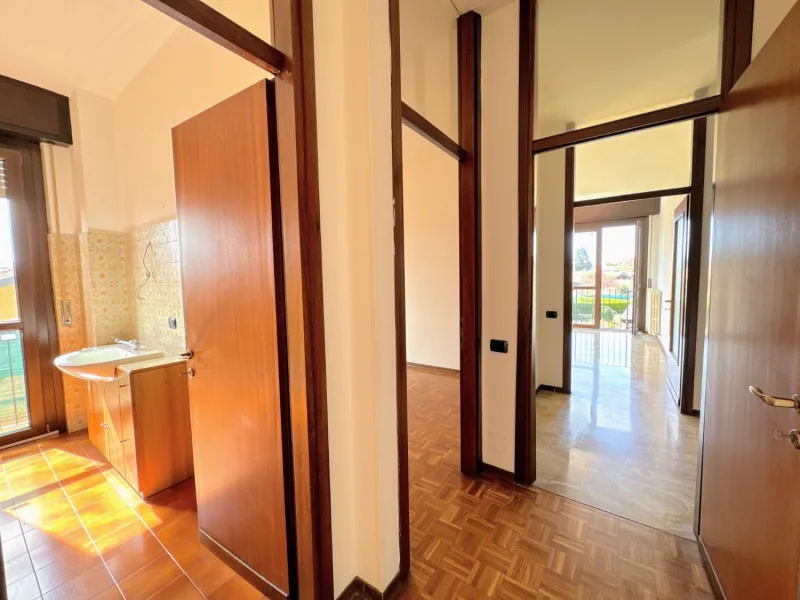 Ampio trilocale con terrazzino — foto 22