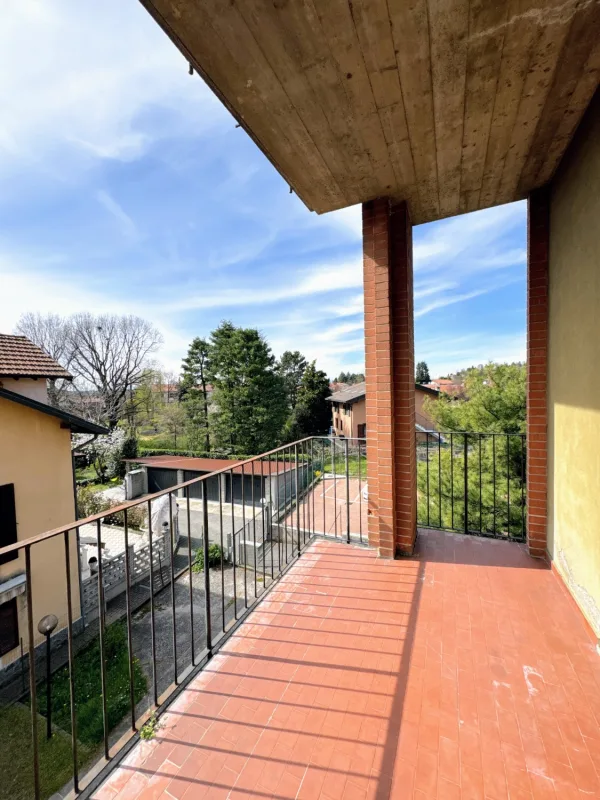 Ampio trilocale con terrazzino — foto 6