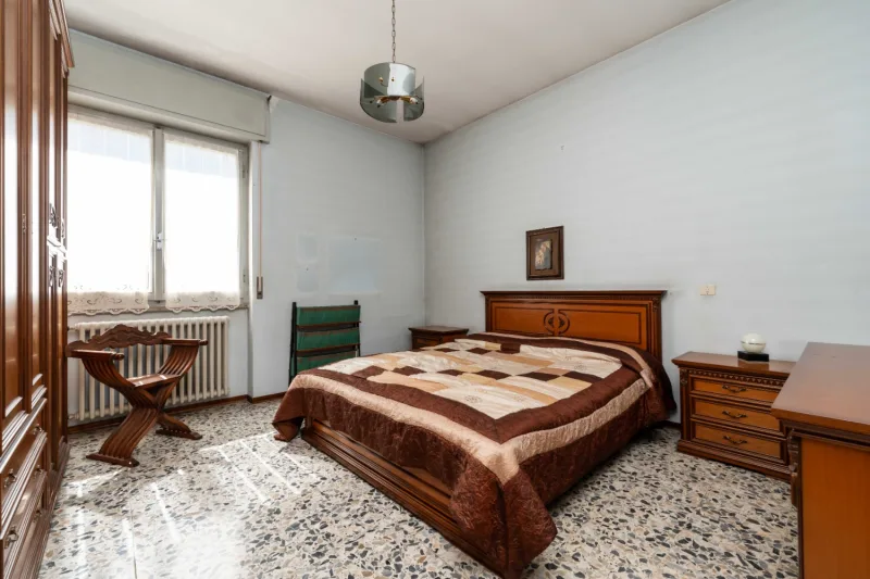 Villa plurifamiliare con box e giardino — foto 12
