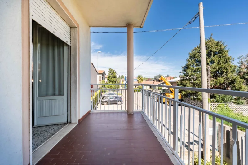 Villa plurifamiliare con box e giardino — foto 18