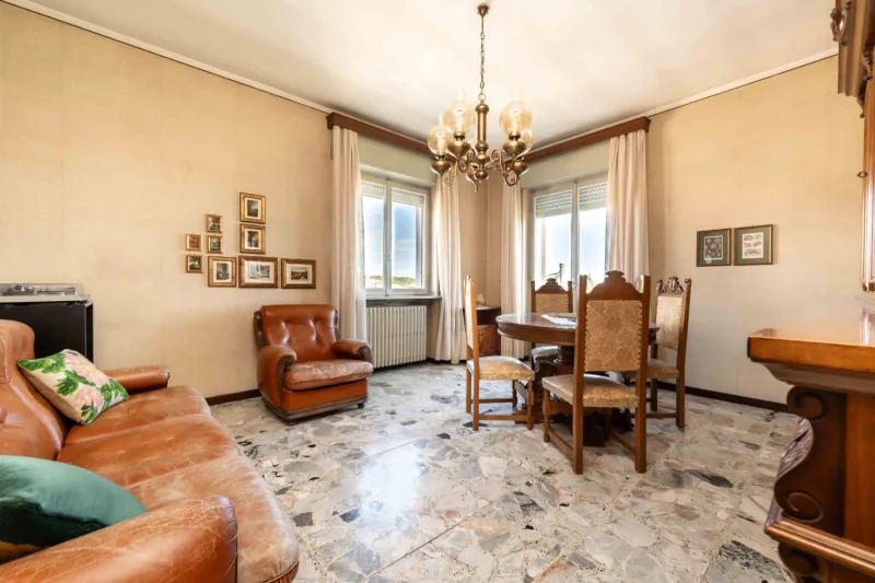 Villa plurifamiliare con box e giardino — foto 23