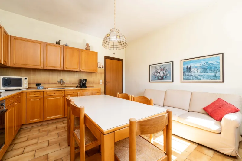 Villa plurifamiliare con box e giardino — foto 7