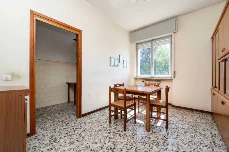 Villa plurifamiliare con box e giardino — foto 9