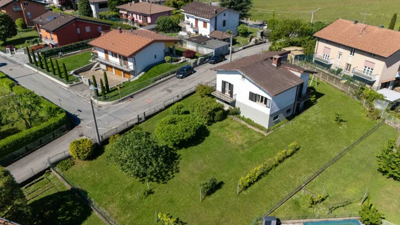 Pratica Villa Singola con Ampio Giardino — foto 2