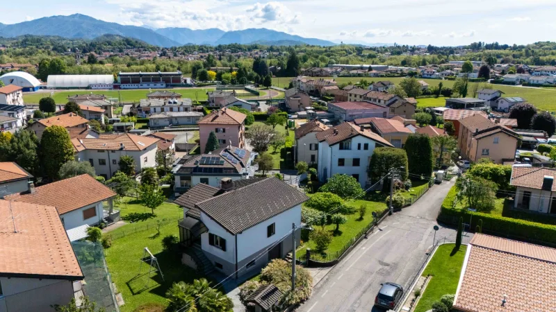 Pratica Villa Singola con Ampio Giardino — foto 20