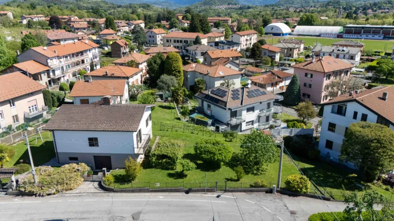 Pratica Villa Singola con Ampio Giardino — foto 3
