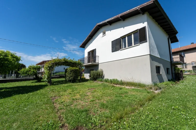 Pratica Villa Singola con Ampio Giardino — foto 24