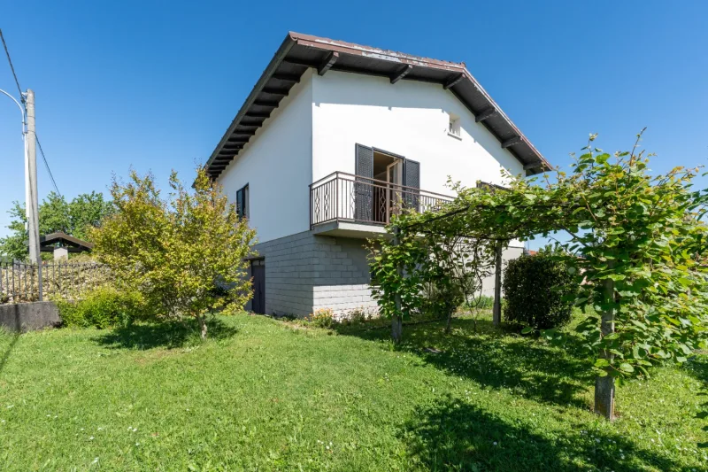 Pratica Villa Singola con Ampio Giardino — foto 8