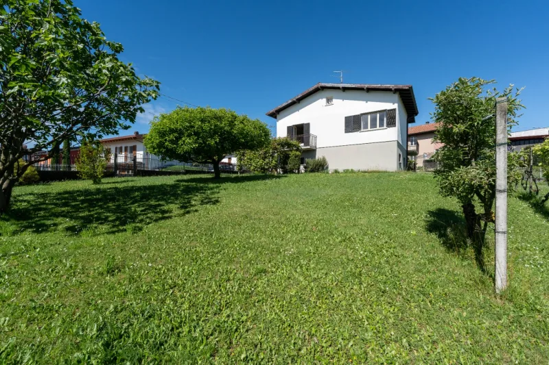 Pratica Villa Singola con Ampio Giardino — foto 9