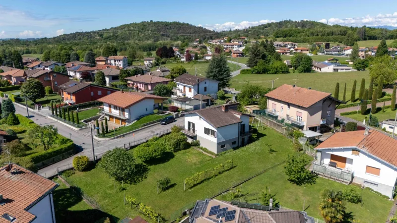 Pratica Villa Singola con Ampio Giardino — foto 10