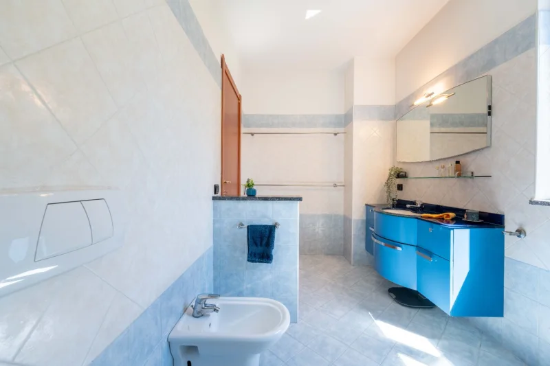 Porzione di Bifamiliare: Spazio, Comfort e Tecnologia — foto 12