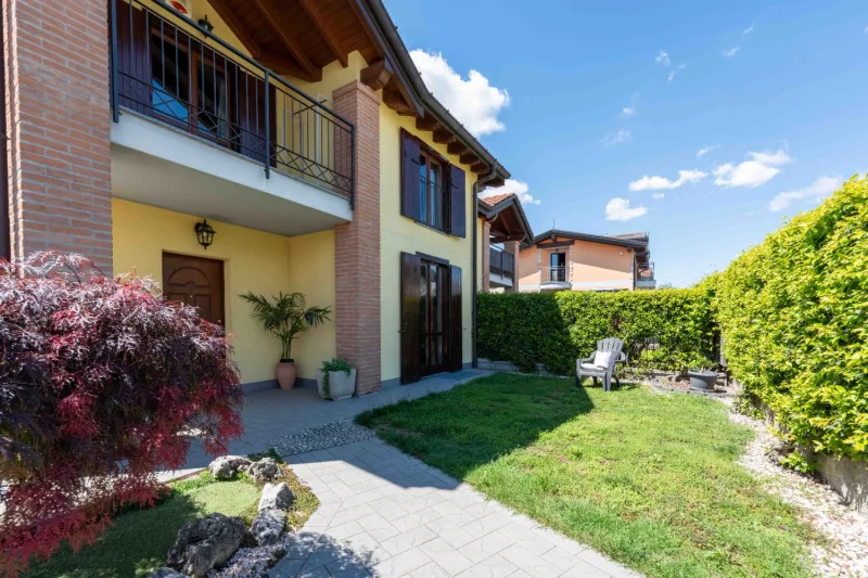 Porzione di Bifamiliare: Spazio, Comfort e Tecnologia — foto 28