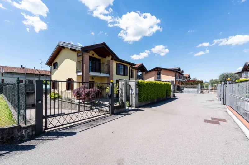 Porzione di Bifamiliare: Spazio, Comfort e Tecnologia — foto 29
