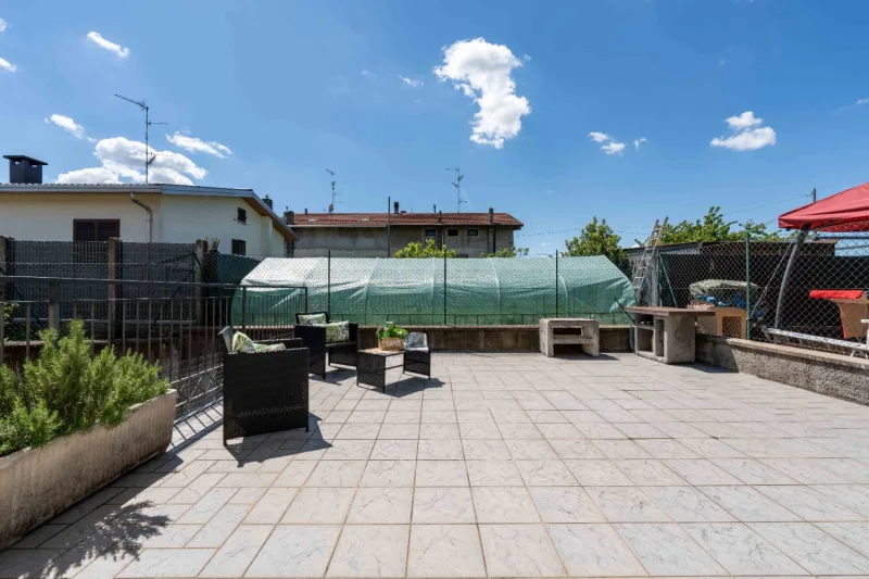 Porzione di Bifamiliare: Spazio, Comfort e Tecnologia — foto 30