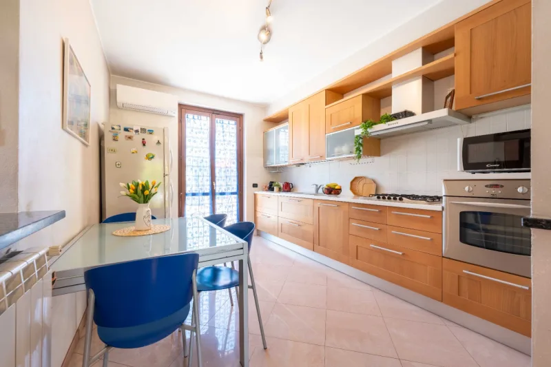 Porzione di Bifamiliare: Spazio, Comfort e Tecnologia — foto 9