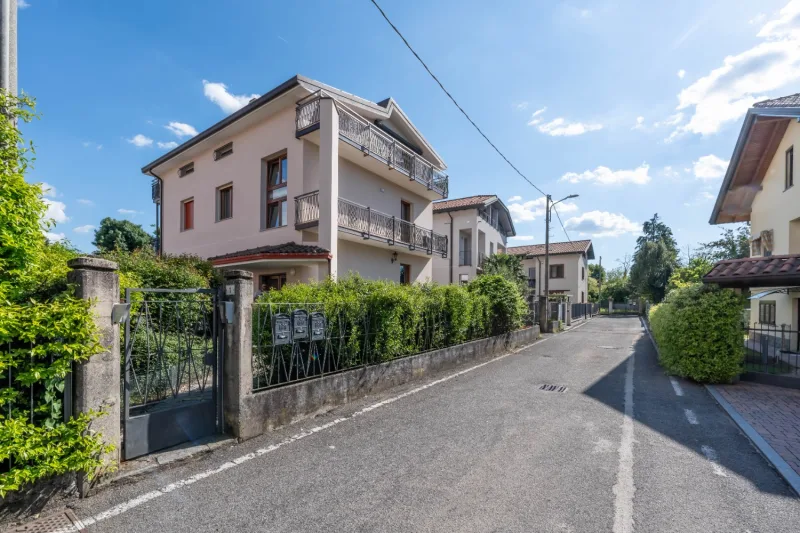 Elegante 3L Ristrutturato nel Cuore delle Ceppine — foto 3