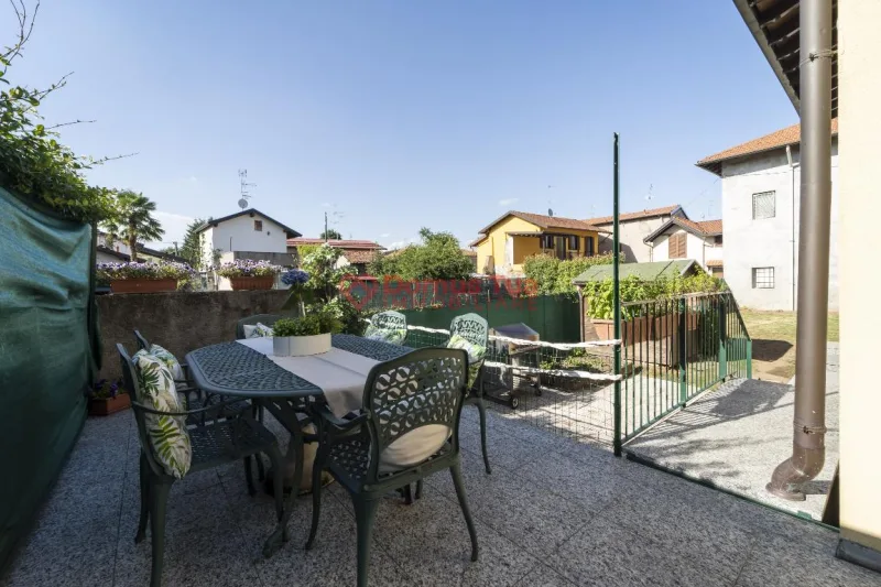 AMPIA VILLA CON GIARDINO E TAVERNA — foto 12