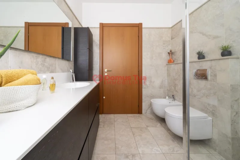 AMPIA VILLA CON GIARDINO E TAVERNA — foto 15