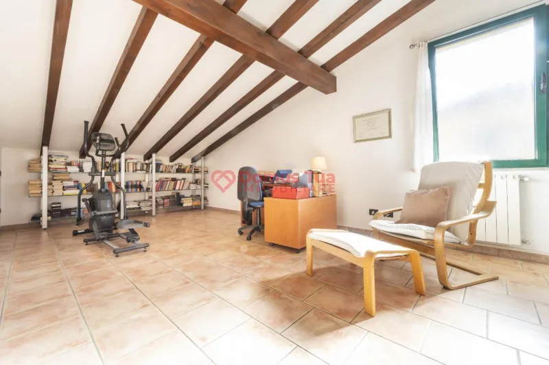 AMPIA VILLA CON GIARDINO E TAVERNA — foto 21