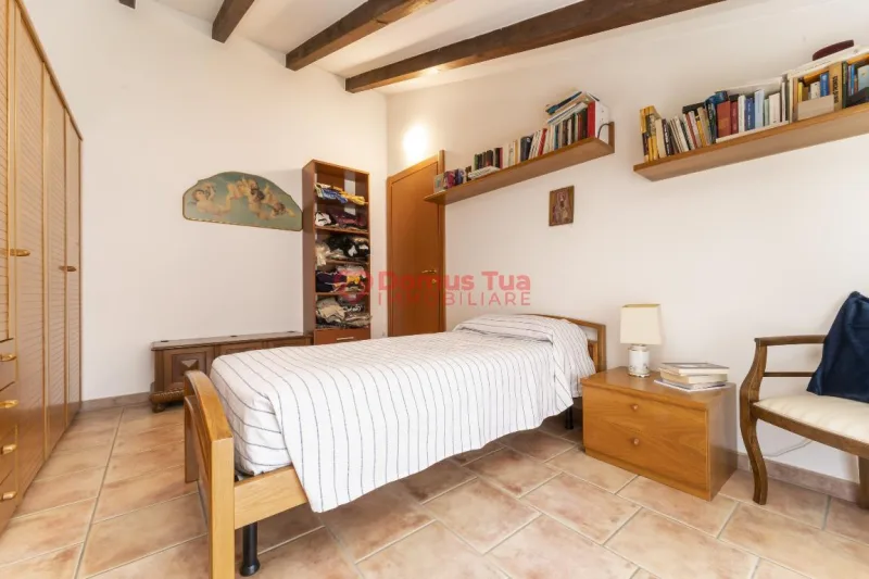AMPIA VILLA CON GIARDINO E TAVERNA — foto 22