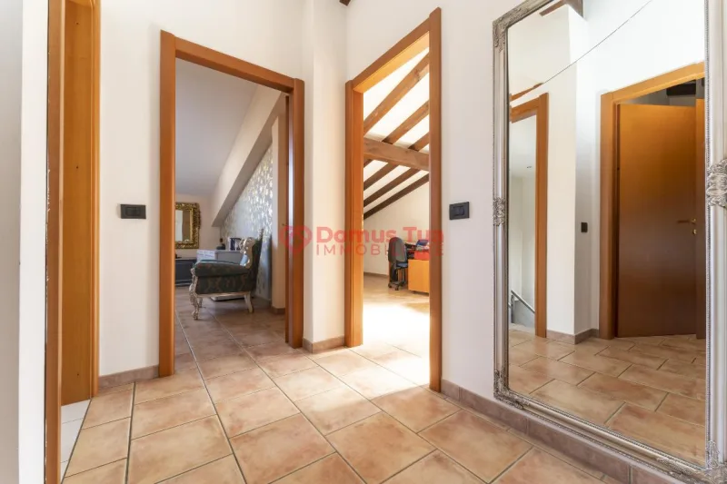 AMPIA VILLA CON GIARDINO E TAVERNA — foto 25