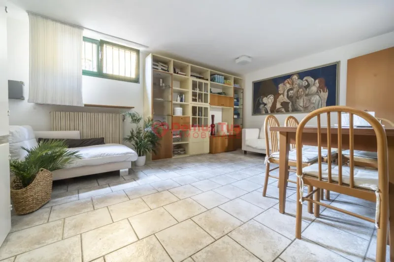 AMPIA VILLA CON GIARDINO E TAVERNA — foto 29