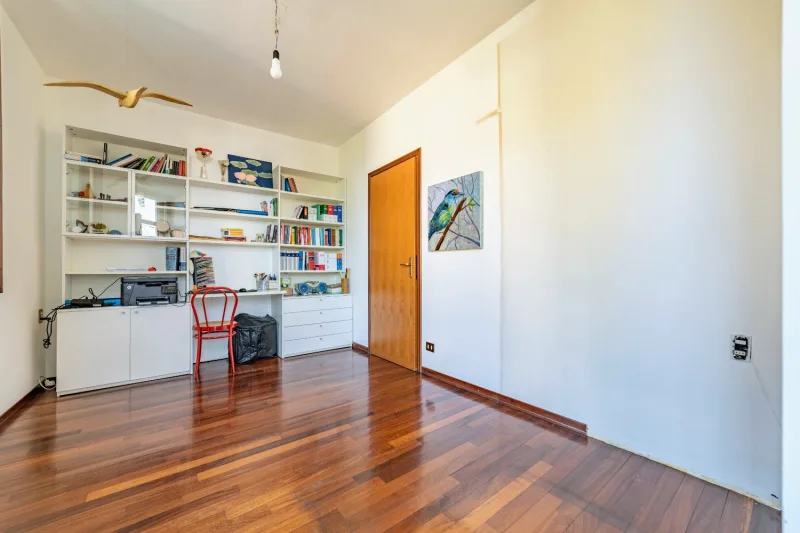 Spazioso e Versatile appartamento plurilocale — foto 17
