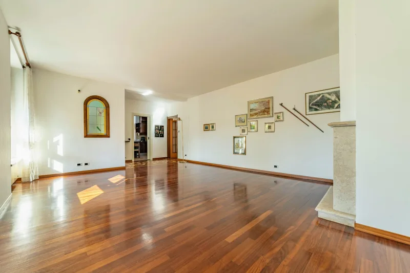 Spazioso e Versatile appartamento plurilocale — foto 4