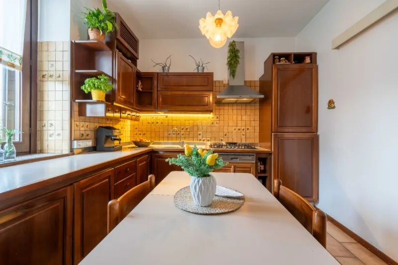 Spazioso e Versatile appartamento plurilocale — foto 7