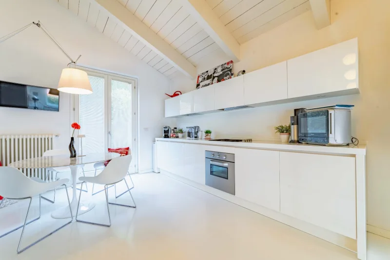 Eleganza e Comfort in una Bifamiliare di Prestigio — foto 16