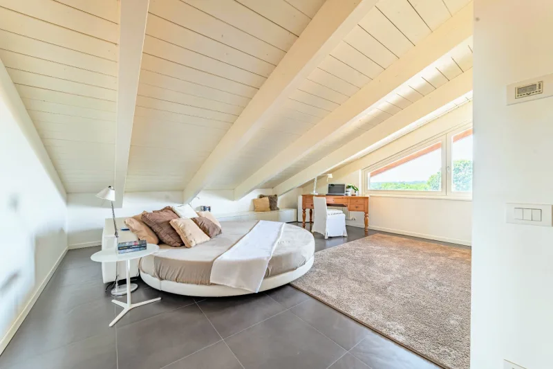Eleganza e Comfort in una Bifamiliare di Prestigio — foto 26